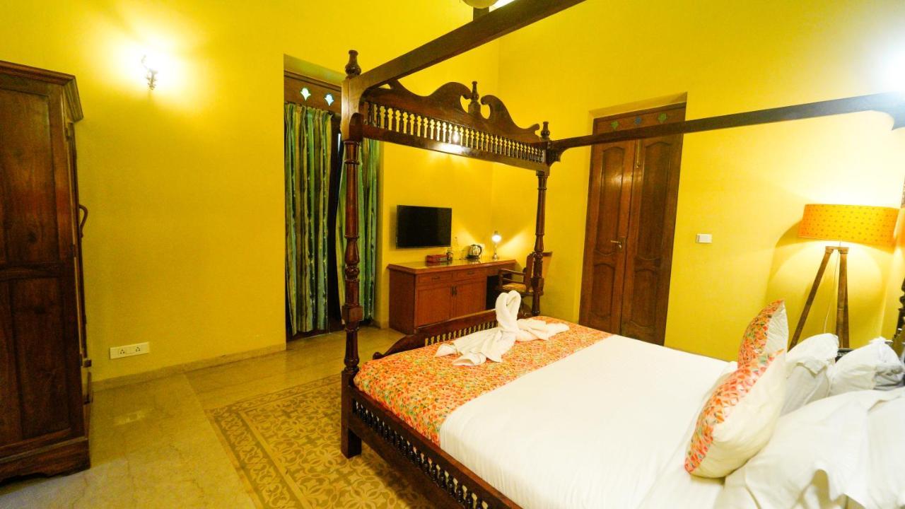 Surya Kiran Heritage Hotel Панаджі Екстер'єр фото