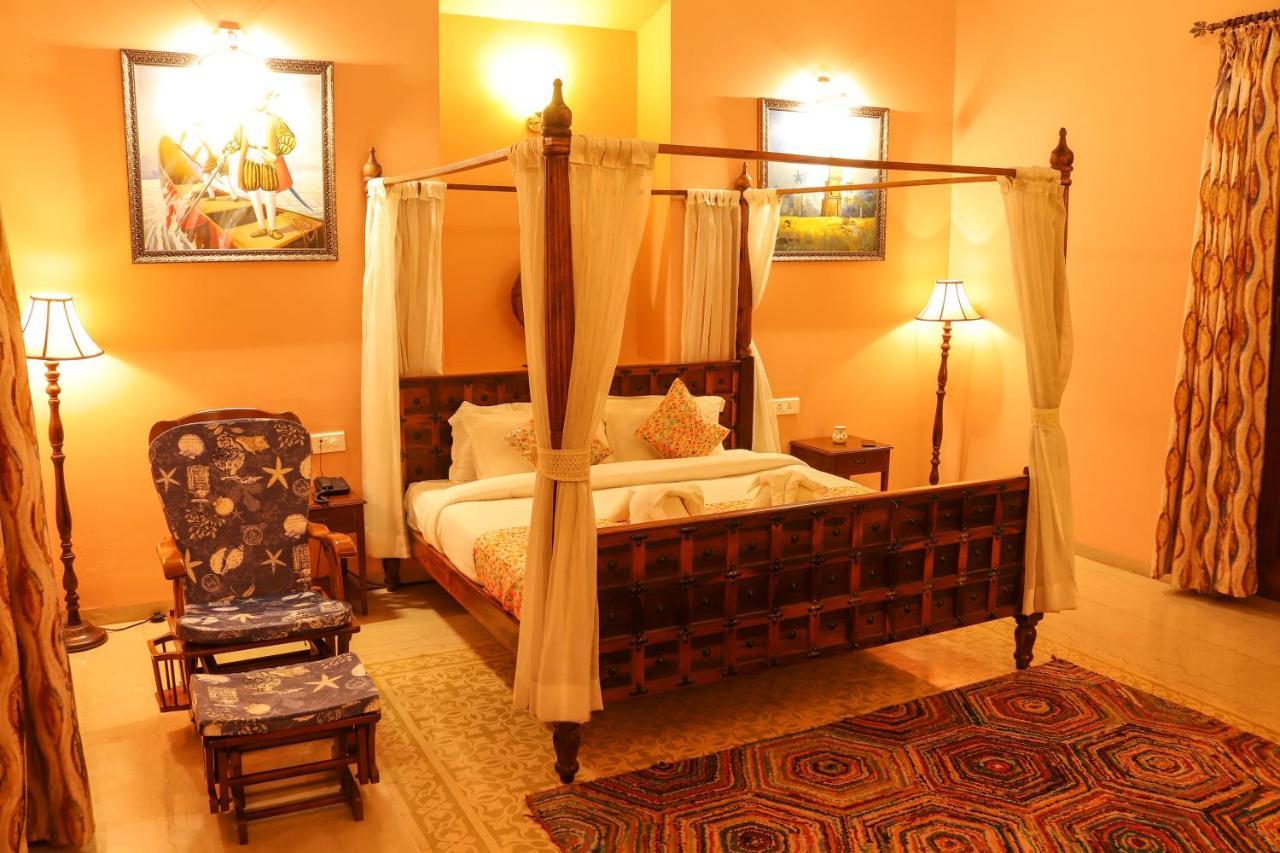 Surya Kiran Heritage Hotel Панаджі Екстер'єр фото