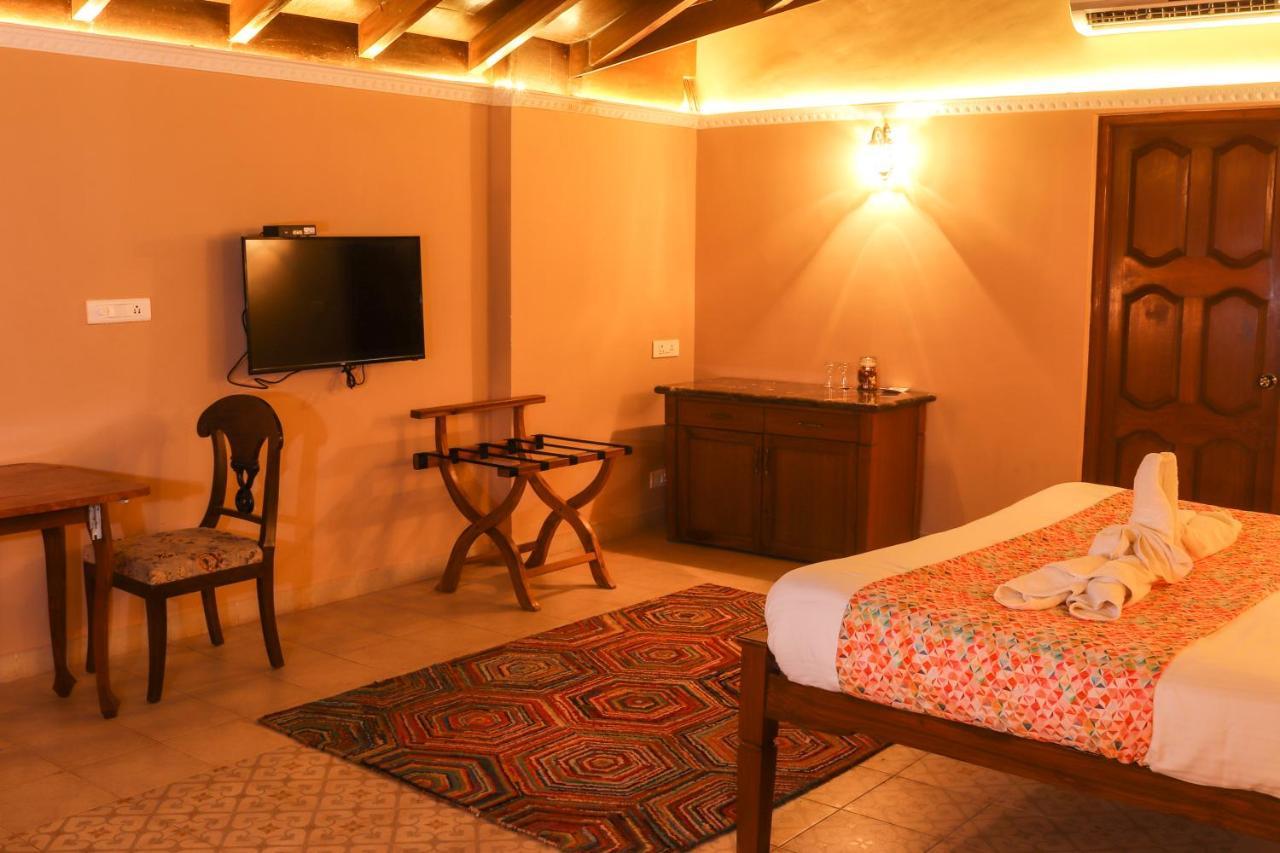 Surya Kiran Heritage Hotel Панаджі Екстер'єр фото