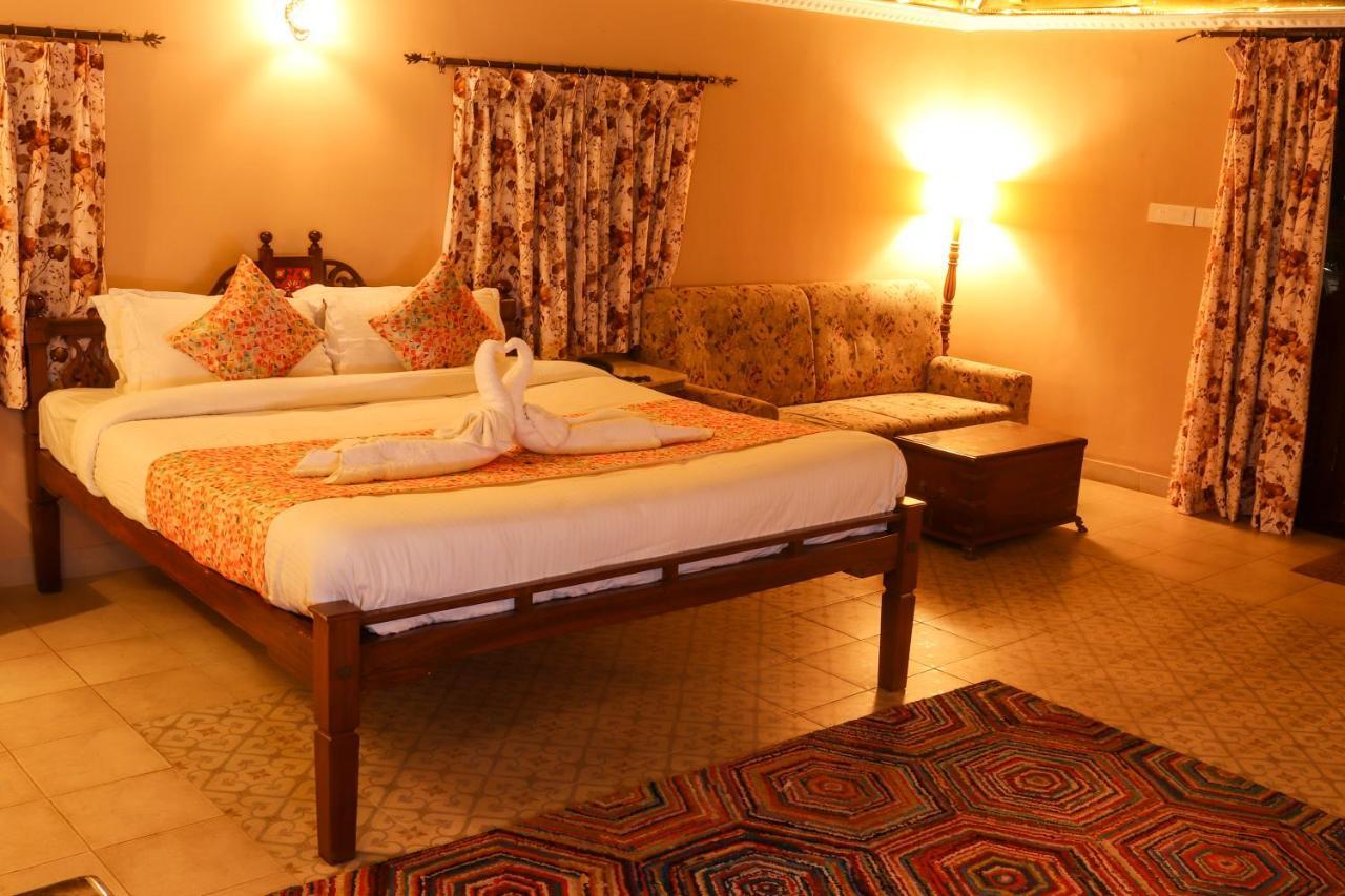 Surya Kiran Heritage Hotel Панаджі Екстер'єр фото